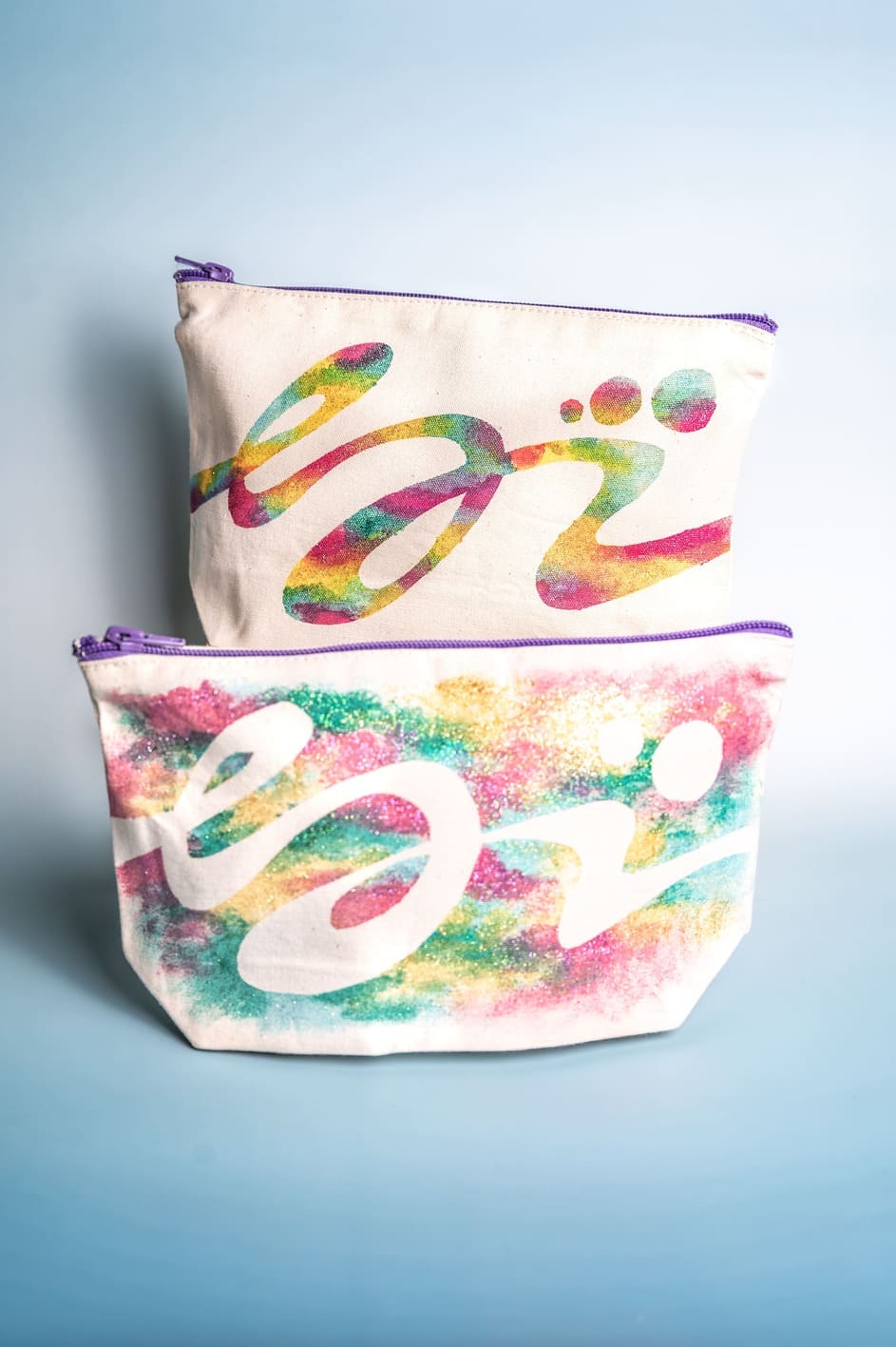 Beauty-case unico con motivi colorati e forme fluide