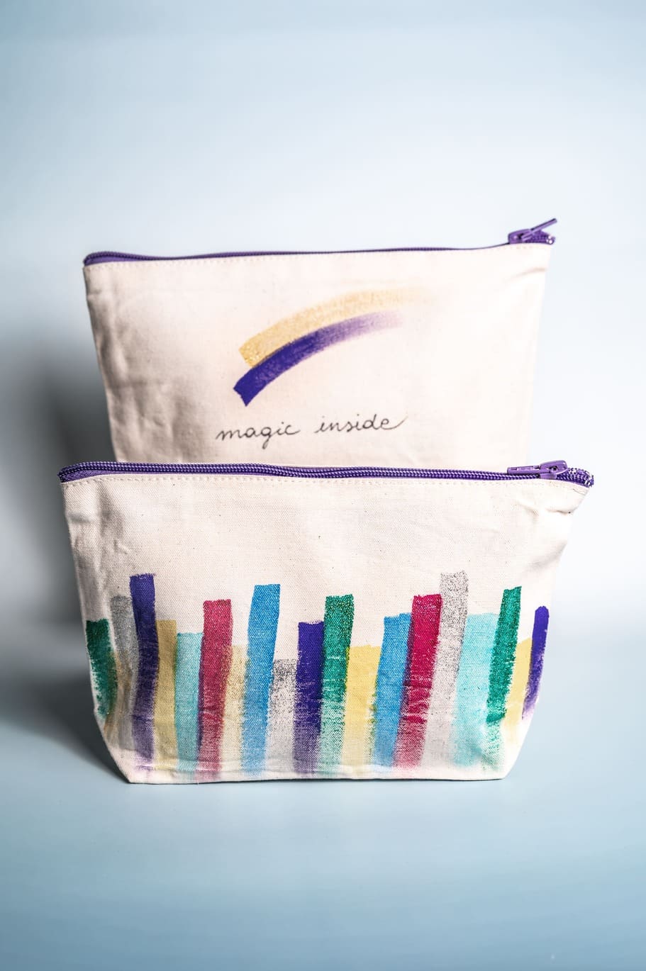 Beauty-case artistico con design unico e colori armoniosi