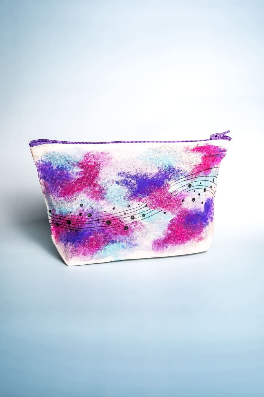 Beauty-case artistico con colori vivaci e design originale