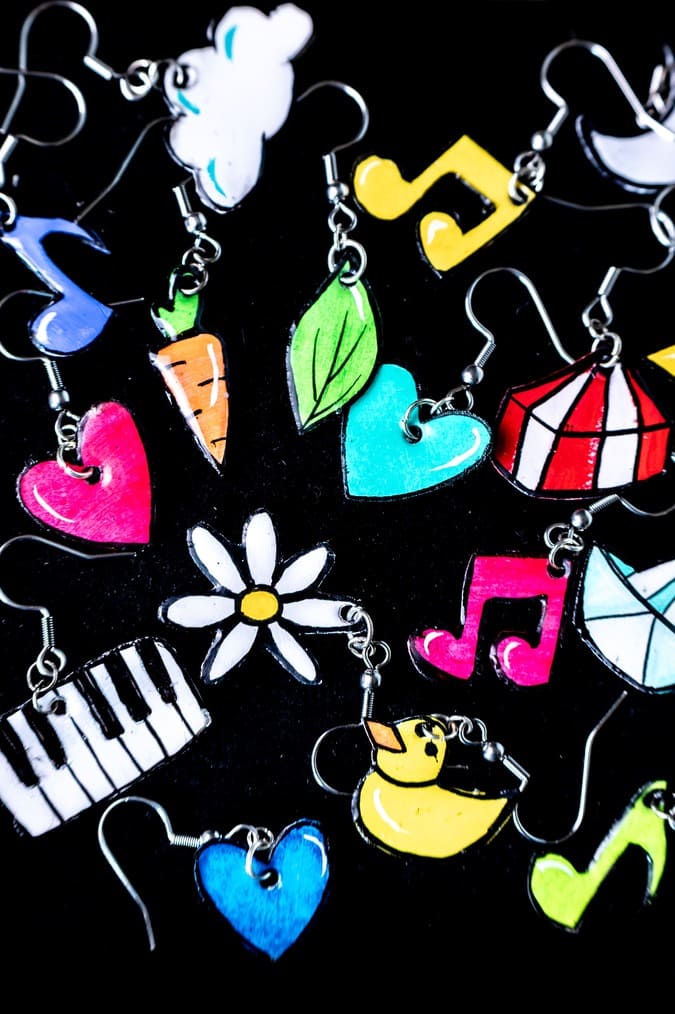 Orecchini Joyful con colori brillanti e design energico