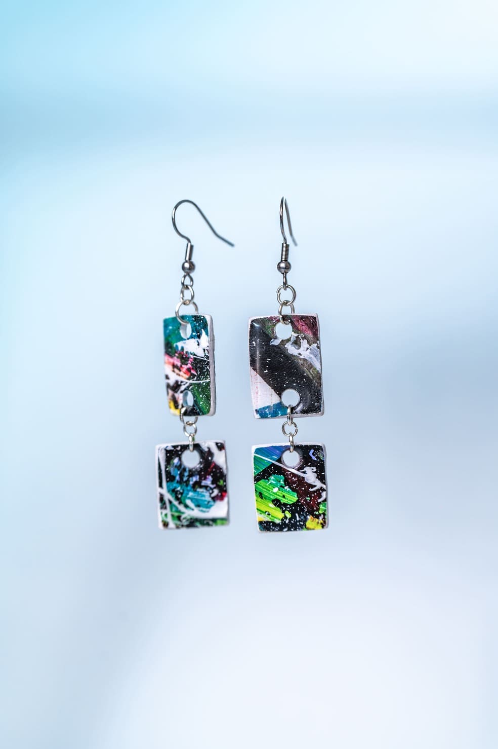 Orecchini Wearable Art con forme creative e colori armoniosi